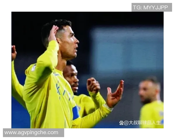 经典足球球星背头发型大赏 从梅西到C罗的帅气造型一网打尽 经典足球球星背头发型大赏 从梅西到C罗的帅气造型一网打尽